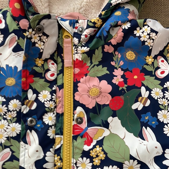 EUC Mini Boden water repellant fleece lined anorak, bunny butterfly bee floral - Picture 3 of 10